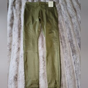 NWT Fabletics Leggings